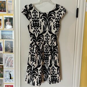 elegant patterned black and white/cream mini dress